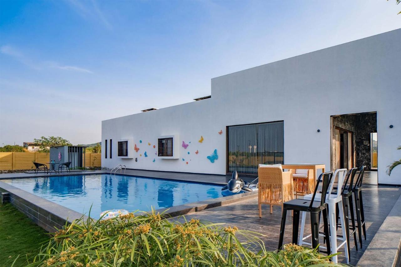 נאסיק Stayvista'S Le Bon Horizon - Hillside Elegance With Chic Interiors, Poolside Serenity & Picturesque Gazebo - Proximity To Sula מראה חיצוני תמונה