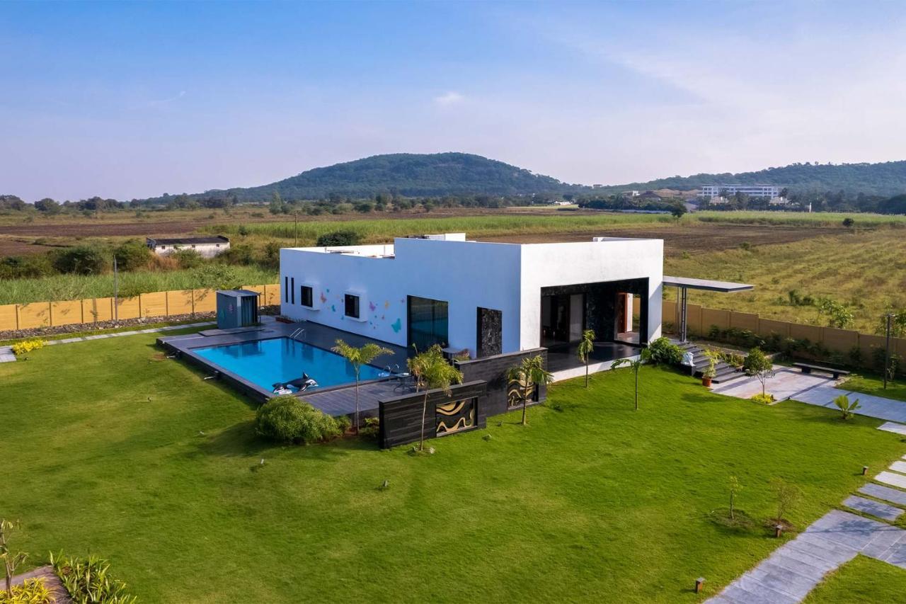 נאסיק Stayvista'S Le Bon Horizon - Hillside Elegance With Chic Interiors, Poolside Serenity & Picturesque Gazebo - Proximity To Sula מראה חיצוני תמונה