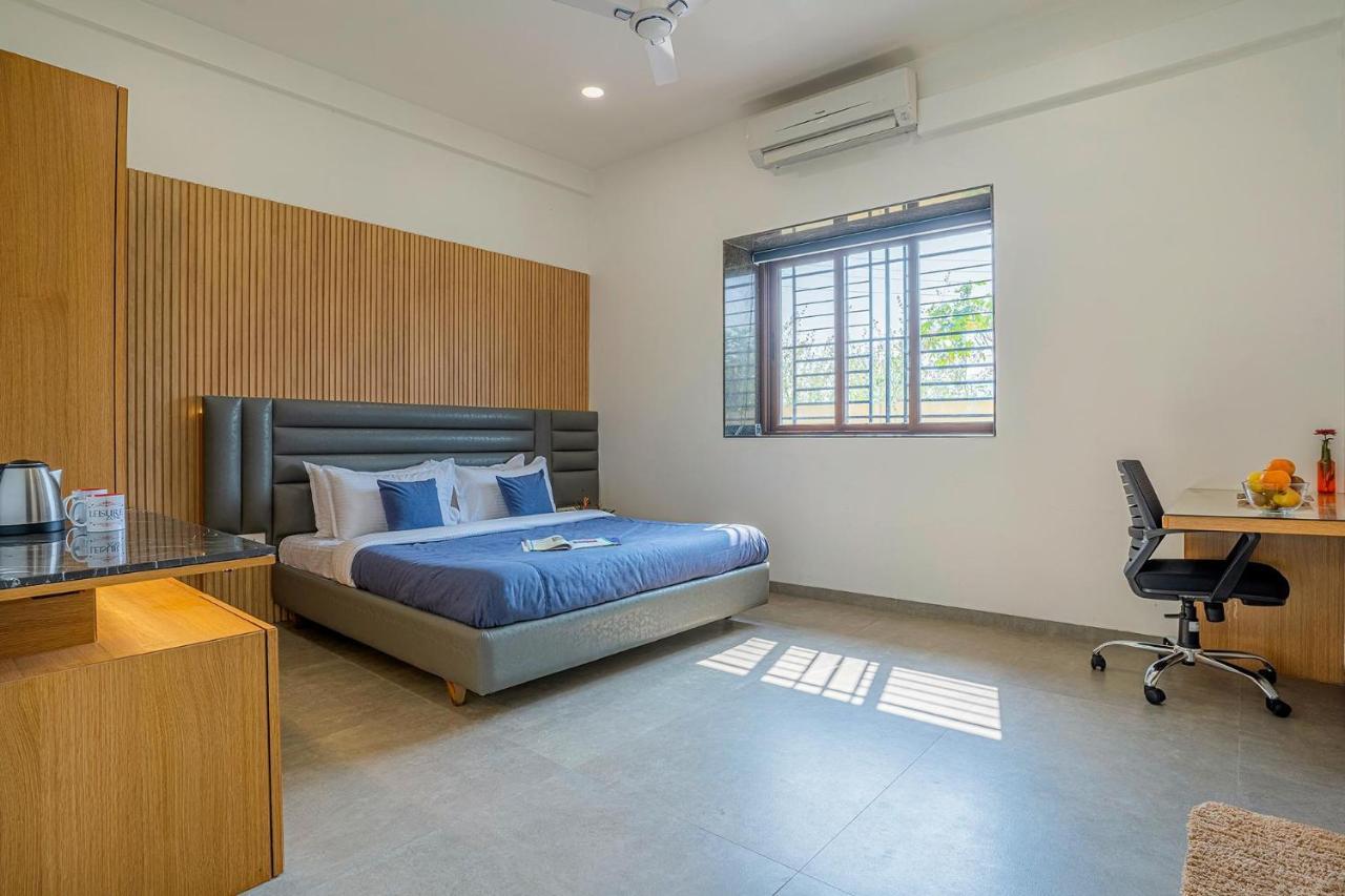 נאסיק Stayvista'S Le Bon Horizon - Hillside Elegance With Chic Interiors, Poolside Serenity & Picturesque Gazebo - Proximity To Sula מראה חיצוני תמונה