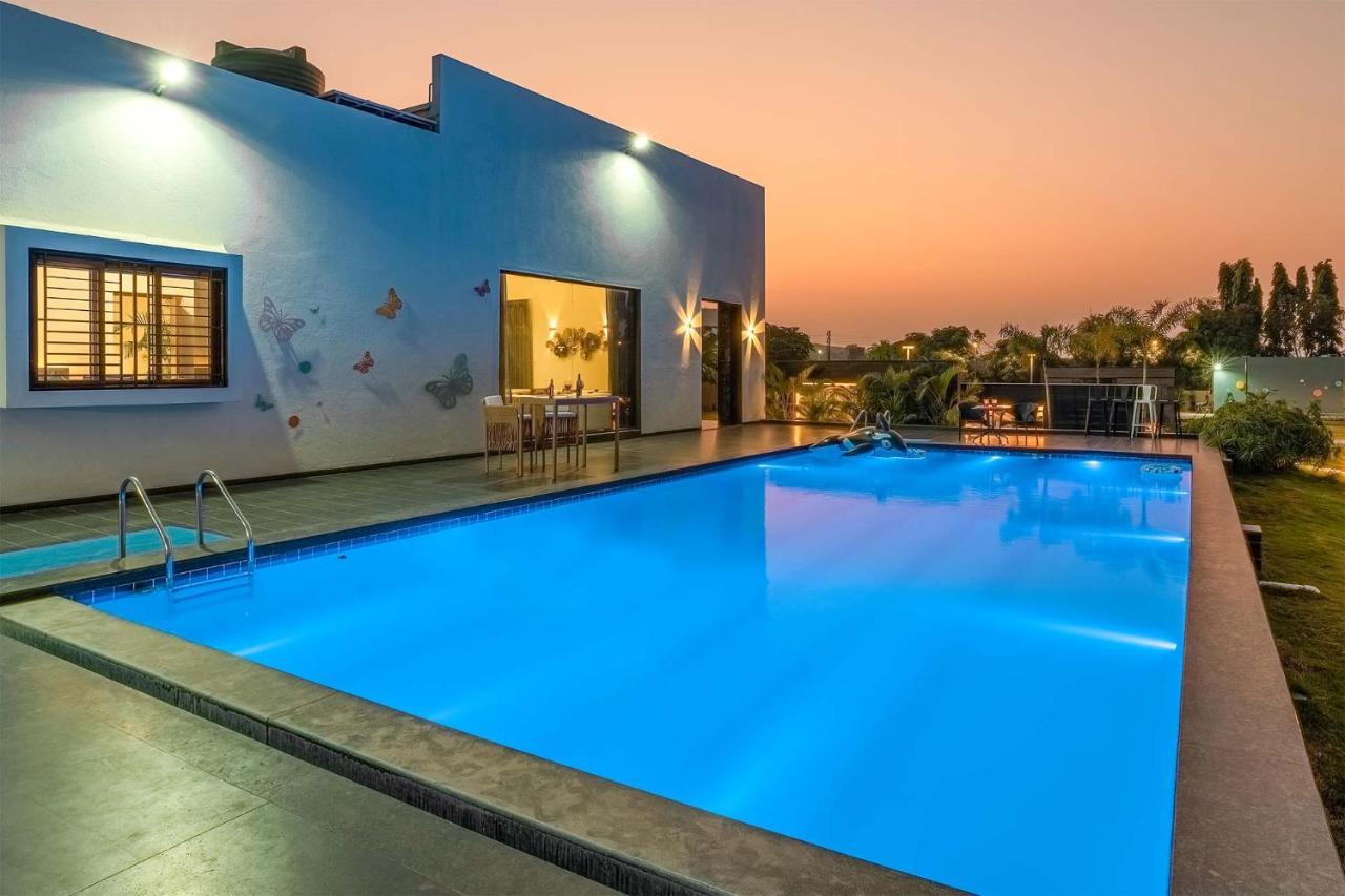 נאסיק Stayvista'S Le Bon Horizon - Hillside Elegance With Chic Interiors, Poolside Serenity & Picturesque Gazebo - Proximity To Sula מראה חיצוני תמונה