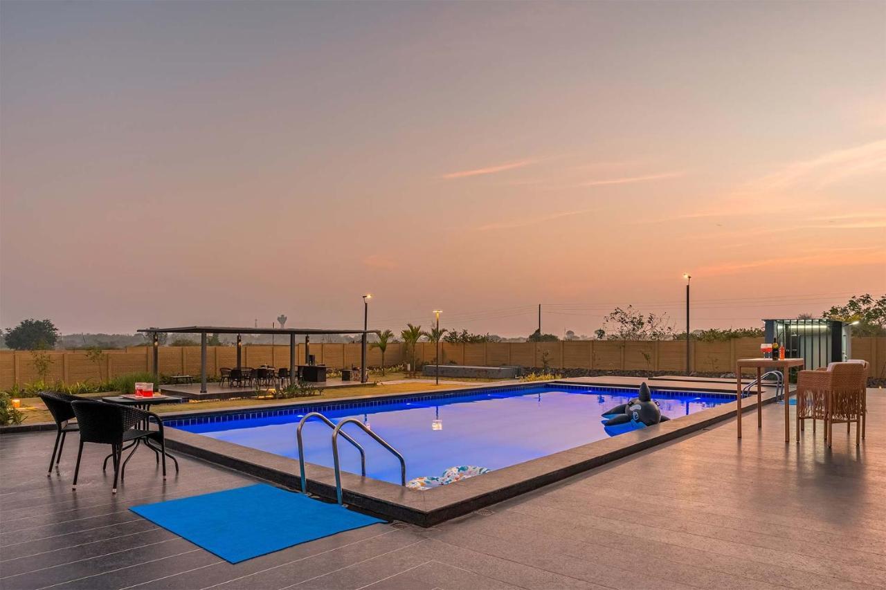 נאסיק Stayvista'S Le Bon Horizon - Hillside Elegance With Chic Interiors, Poolside Serenity & Picturesque Gazebo - Proximity To Sula מראה חיצוני תמונה