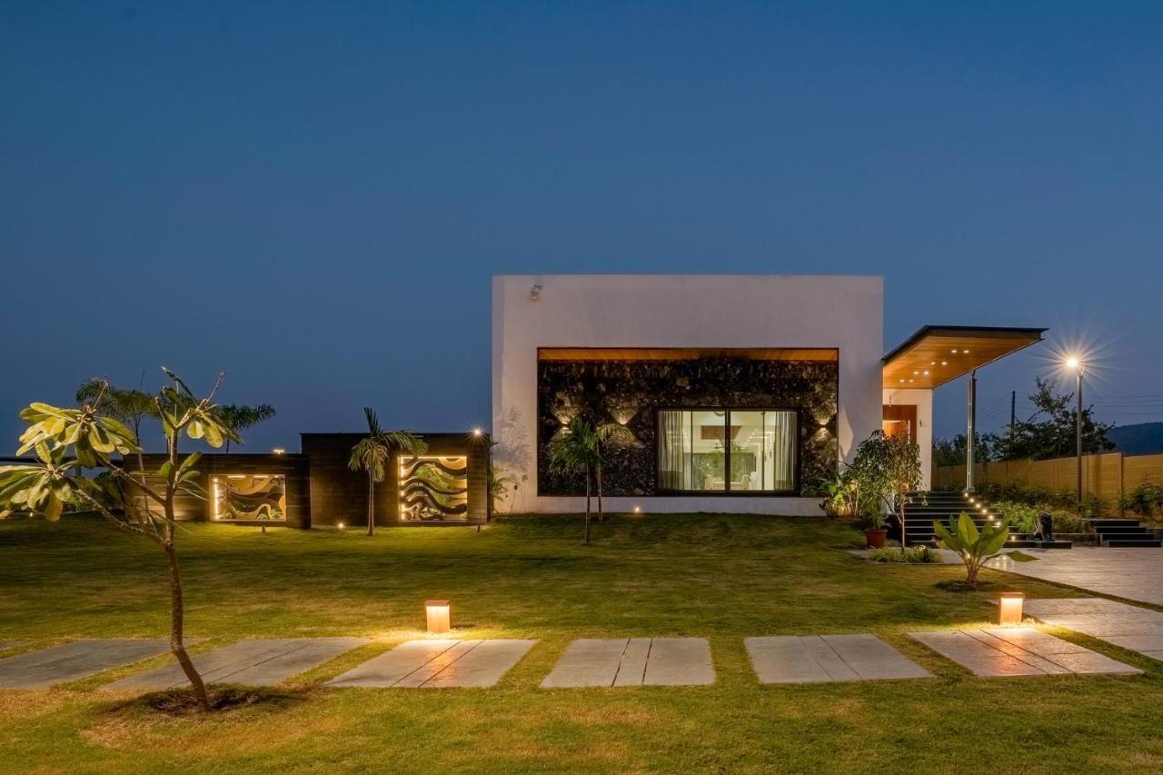 נאסיק Stayvista'S Le Bon Horizon - Hillside Elegance With Chic Interiors, Poolside Serenity & Picturesque Gazebo - Proximity To Sula מראה חיצוני תמונה